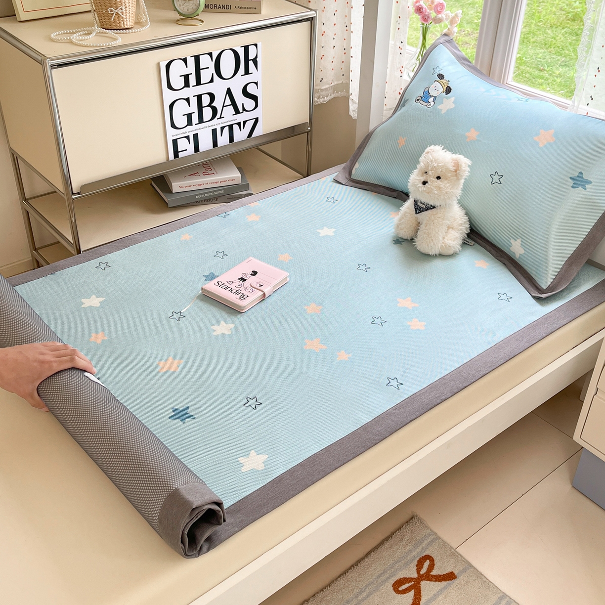 91家纺网 家纺一手货源 找家纺 雅居纺家纺 2026新款A类加厚三明治底绣花冰藤席学生宿舍床床单款凉席席子 动感小狗