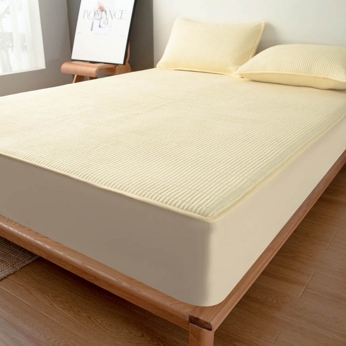 91家纺网 家纺一手货源 找家纺 宇淳国际 2026新款美人条A类水洗棉夹棉床笠三件套 奶黄