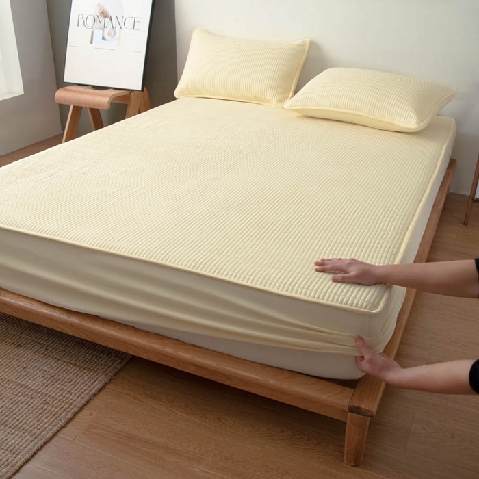 91家纺网 家纺一手货源 找家纺 宇淳国际 2026新款美人条A类水洗棉夹棉床笠三件套 奶黄