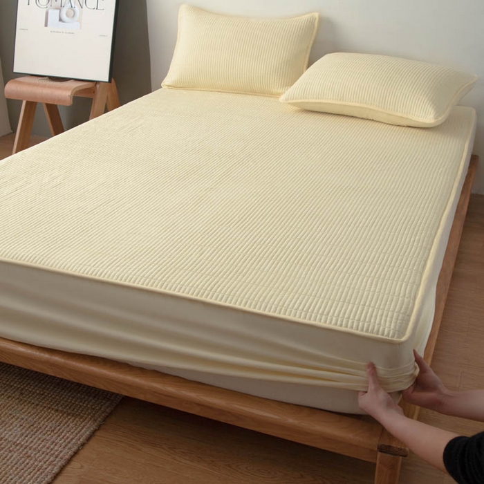 91家纺网 家纺一手货源 找家纺 宇淳国际 2026新款美人条A类水洗棉夹棉床笠三件套 奶黄