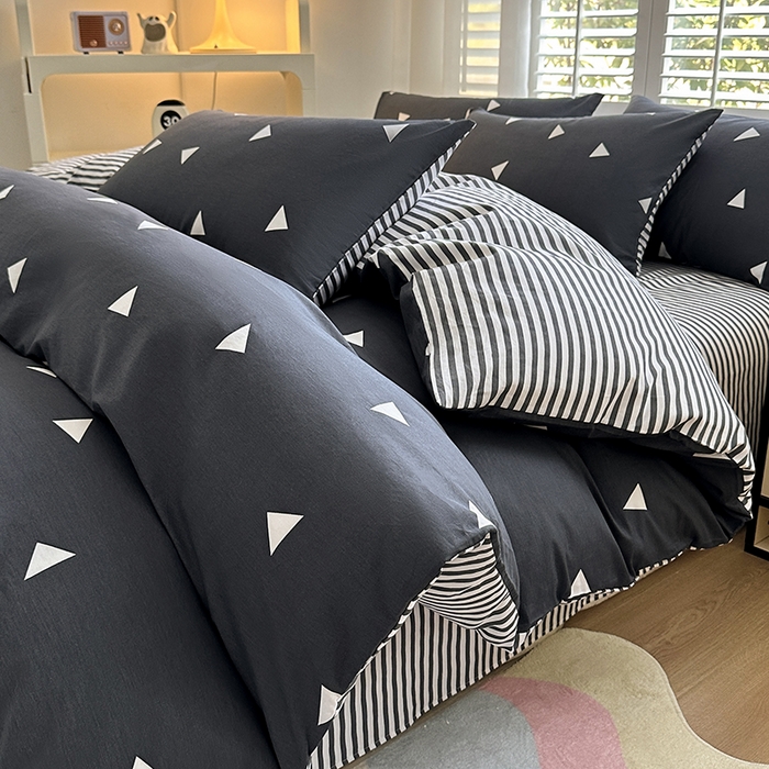 91家纺网 家纺一手货源 找家纺 宇彬家纺 2026直播新款13070全棉纯棉印花单双人被套喷气小清新简约热款学生被罩 爱巢