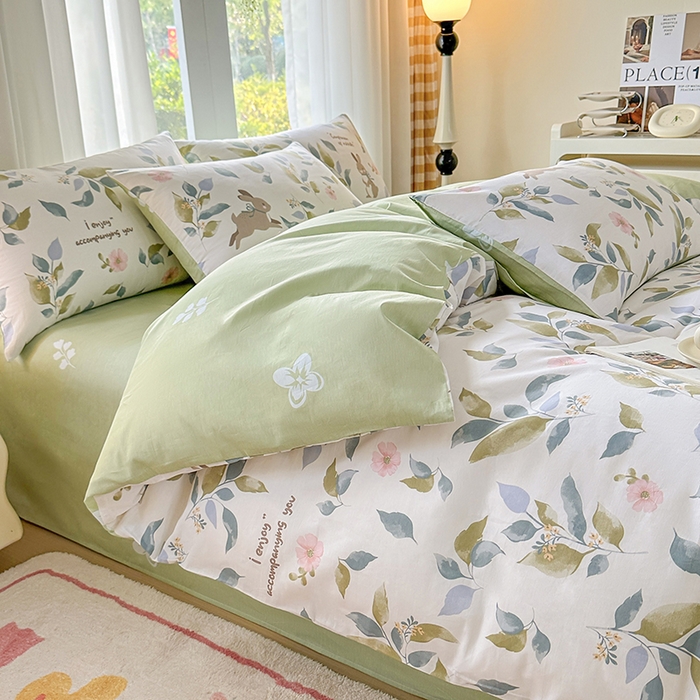 91家纺网 家纺一手货源 找家纺 宇彬家纺 2026直播新款13070全棉纯棉印花单双人被套喷气小清新简约热款学生被罩 秘境(新)