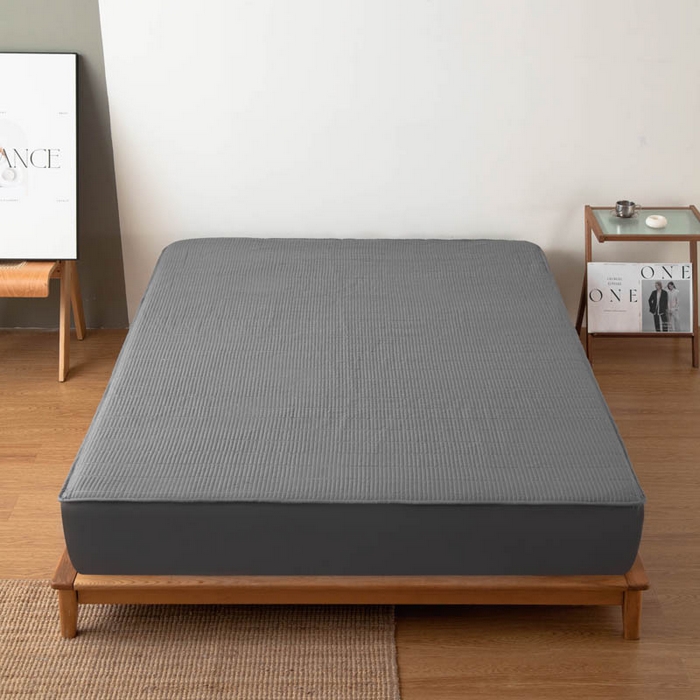 91家纺网 家纺一手货源 找家纺 宇淳国际 2026新款美人条A类水洗棉夹棉床笠三件套 深灰