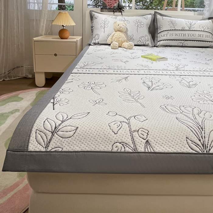 91家纺网 家纺一手货源 找家纺 雅居纺家纺 2026新款A类加厚三明治底提花小清新凉感席床单款凉席席子 复古花园