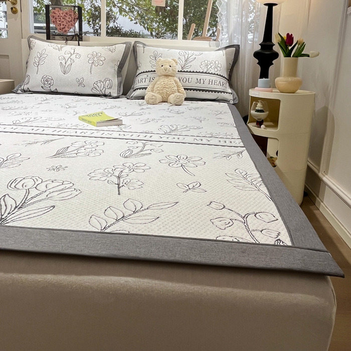 91家纺网 家纺一手货源 找家纺 雅居纺家纺 2026新款A类加厚三明治底提花小清新凉感席床单款凉席席子 复古花园