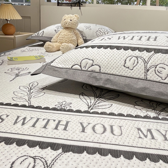 91家纺网 家纺一手货源 找家纺 雅居纺家纺 2026新款A类加厚三明治底提花小清新凉感席床单款凉席席子 复古花园