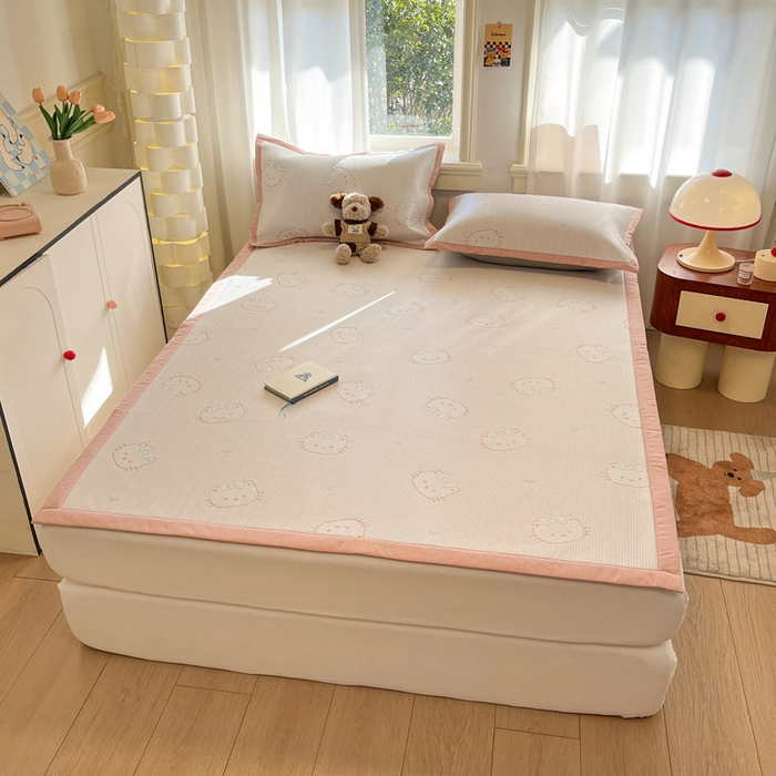 91家纺网 家纺一手货源 找家纺 雅居纺家纺 2026新款A类加厚三明治底提花小清新凉感席床单款凉席席子 蝴蝶结猫咪