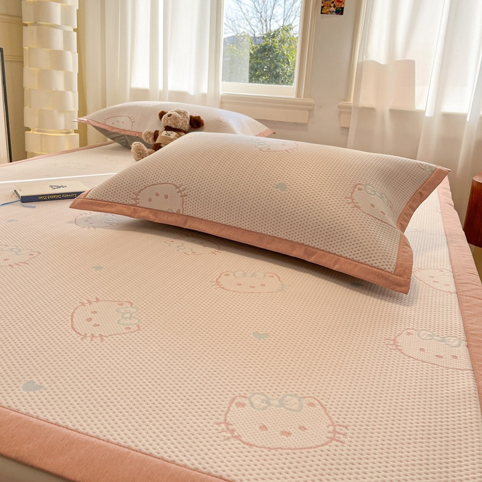 91家纺网 家纺一手货源 找家纺 雅居纺家纺 2026新款A类加厚三明治底提花小清新凉感席床单款凉席席子 蝴蝶结猫咪