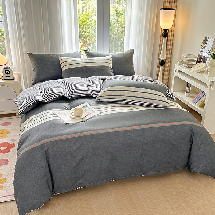 91家纺网 家纺一手货源 找家纺 宇彬家纺 2026直播新款13070全棉纯棉印花单双人被套喷气小清新简约热款学生被罩 绅士