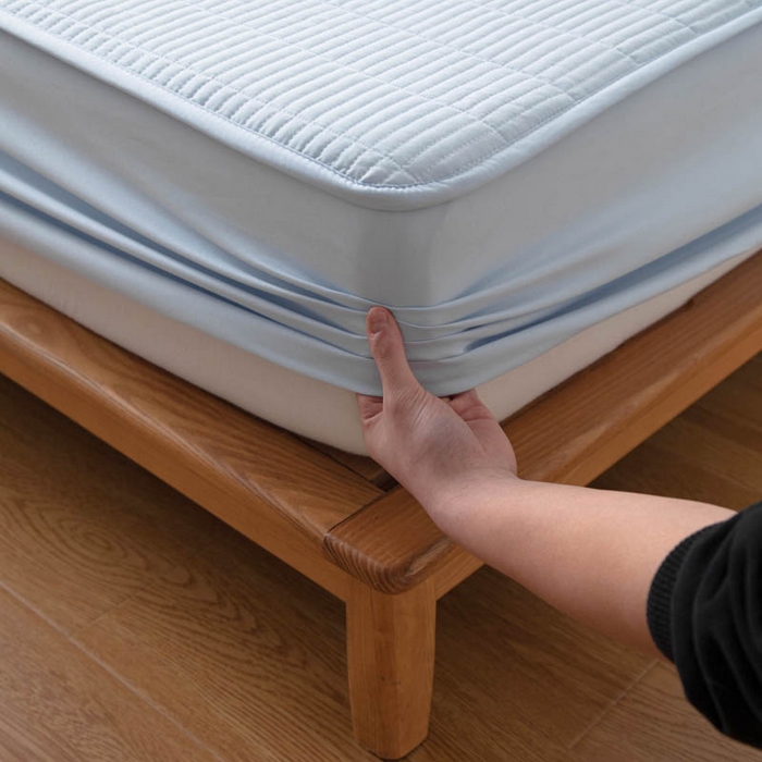 91家纺网 家纺一手货源 找家纺 宇淳国际 2026新款美人条A类水洗棉夹棉床笠三件套 天蓝