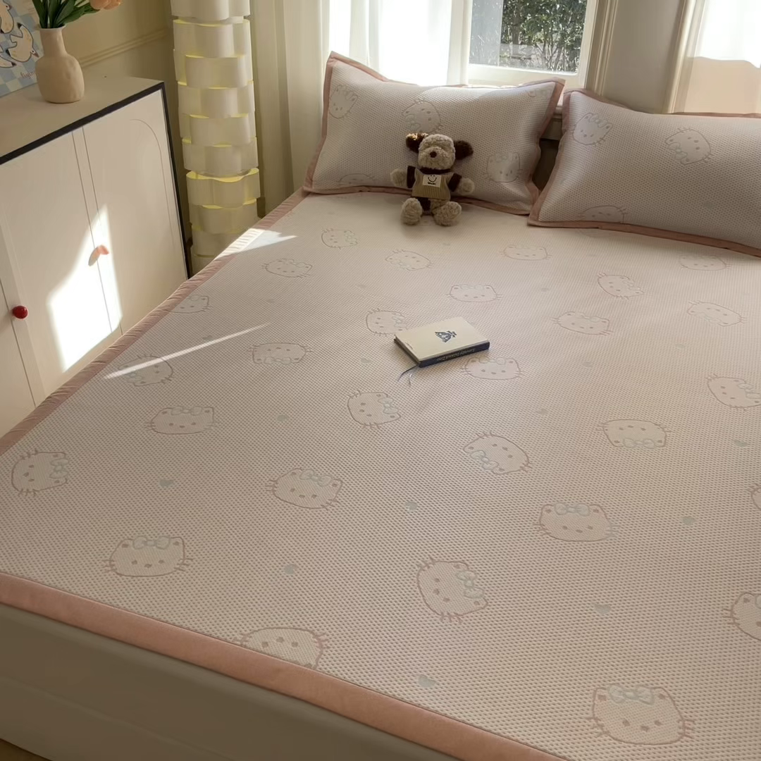 91家纺网 家纺一手货源 找家纺 雅居纺家纺 2026新款A类加厚三明治底提花小清新凉感席床单款凉席席子 蝴蝶结猫咪