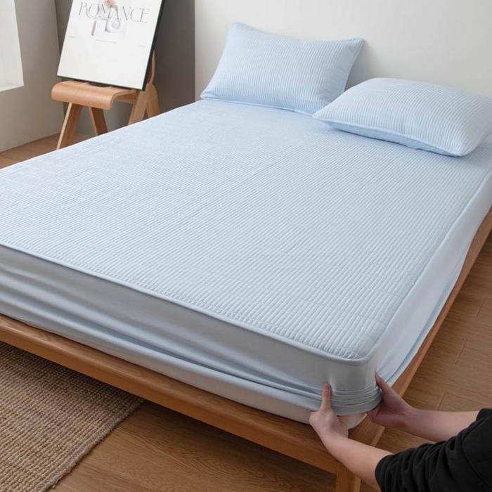 91家纺网 家纺一手货源 找家纺 宇淳国际 2026新款美人条A类水洗棉夹棉床笠三件套 天蓝