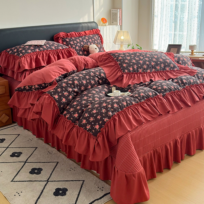 91家纺网 家纺一手货源 找家纺 锦格家纺 2026春夏新款古法水洗棉花边床盖款四件套 花知晓