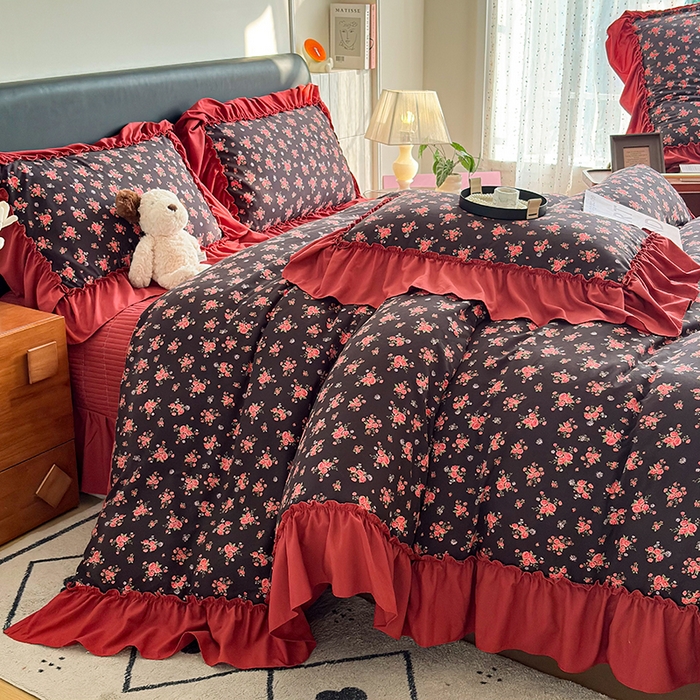 91家纺网 家纺一手货源 找家纺 锦格家纺 2026春夏新款古法水洗棉花边床盖款四件套 花知晓