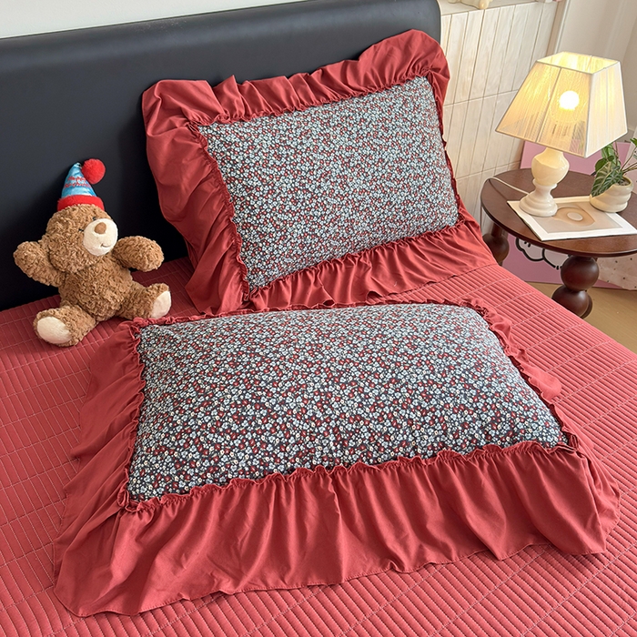 91家纺网 家纺一手货源 找家纺 锦格家纺 2026春夏新款古法水洗棉花边床盖款四件套 艾米娜-红