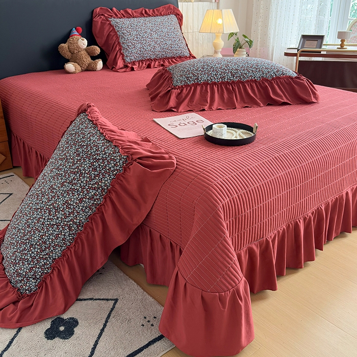 91家纺网 家纺一手货源 找家纺 锦格家纺 2026春夏新款古法水洗棉花边床盖款四件套 艾米娜-红