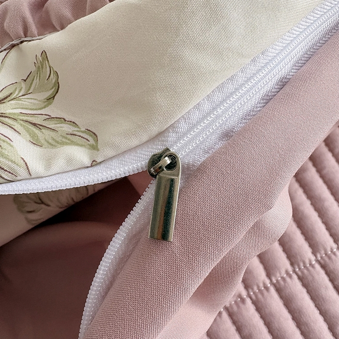 91家纺网 家纺一手货源 找家纺 锦格家纺 2026春夏新款古法水洗棉花边床盖款四件套 花慕里