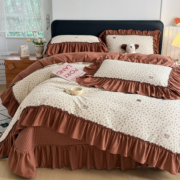 91家纺网 家纺一手货源 找家纺 锦格家纺 2026春夏新款古法水洗棉花边床盖款四件套 花漾小兔