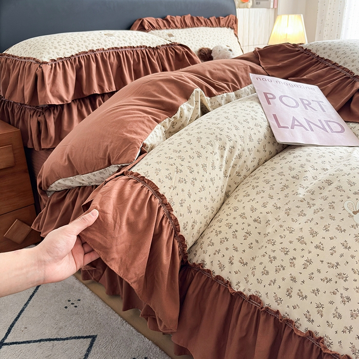 91家纺网 家纺一手货源 找家纺 锦格家纺 2026春夏新款古法水洗棉花边床盖款四件套 花漾小兔