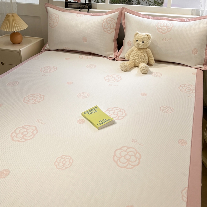 91家纺网 家纺一手货源 找家纺 雅居纺家纺 2026新款A类加厚三明治底提花小清新凉感席床单款凉席席子 山茶花