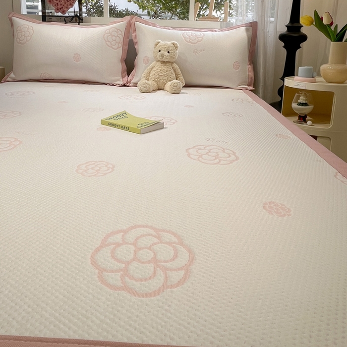 91家纺网 家纺一手货源 找家纺 雅居纺家纺 2026新款A类加厚三明治底提花小清新凉感席床单款凉席席子 山茶花