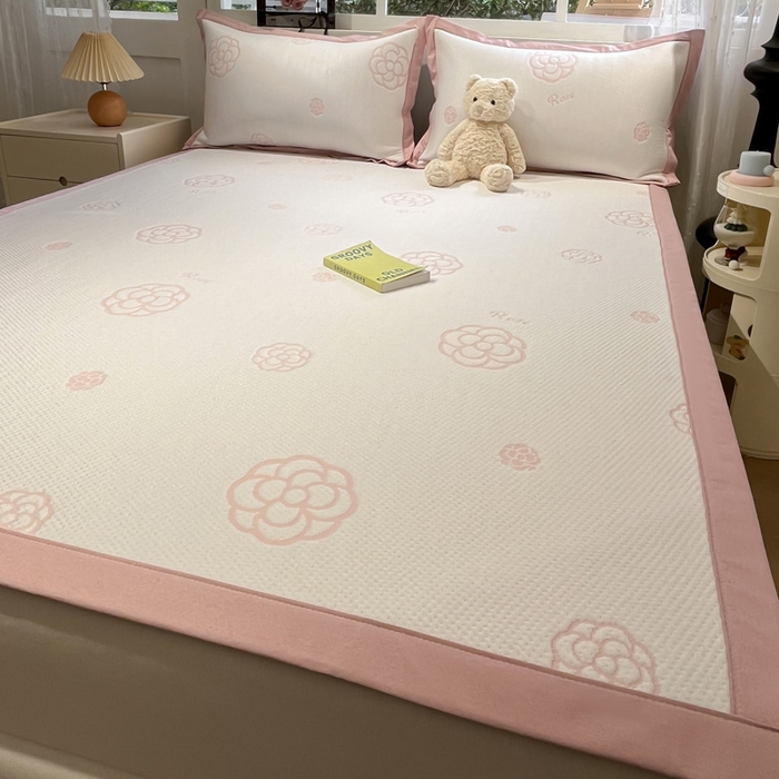 91家纺网 家纺一手货源 找家纺 雅居纺家纺 2026新款A类加厚三明治底提花小清新凉感席床单款凉席席子 山茶花