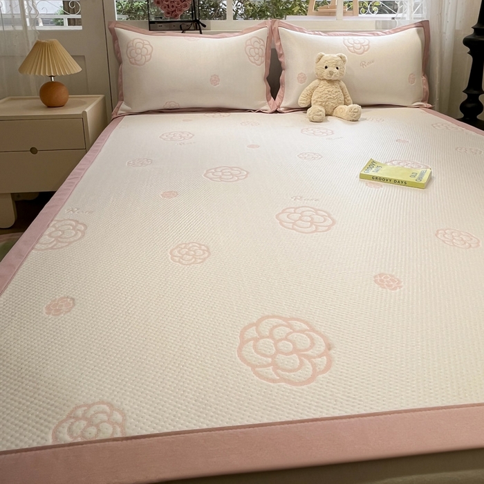 91家纺网 家纺一手货源 找家纺 雅居纺家纺 2026新款A类加厚三明治底提花小清新凉感席床单款凉席席子 山茶花