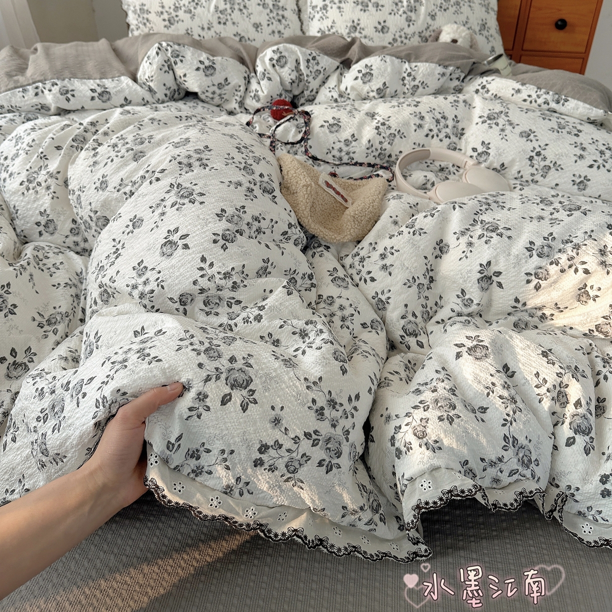 91家纺网 家纺一手货源 找家纺 （总）顾里家纺 2026新款法式复古花边三层纱四件套（会员-2元）