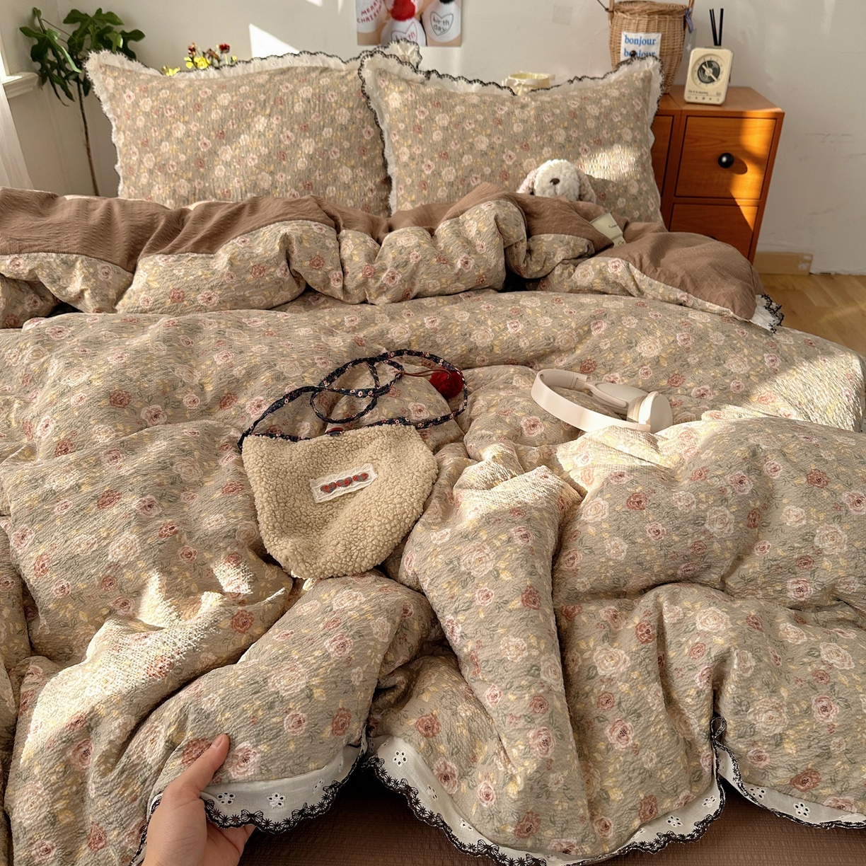 91家纺网 家纺一手货源 找家纺 （总）顾里家纺 2026新款法式复古花边三层纱四件套（会员-2元）