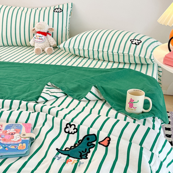 91家纺网 家纺一手货源 找家纺 雅居纺家纺 2026新款全棉绣花夏被夏凉被空调被可配同款老粗布四件套 夏被-Happy恐龙