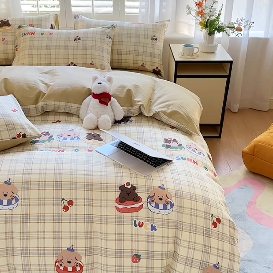 91家纺网 家纺一手货源 找家纺 宇彬家纺 2026直播新款13070全棉纯棉印花单双人被套喷气小清新简约热款学生被罩 萌趣时光