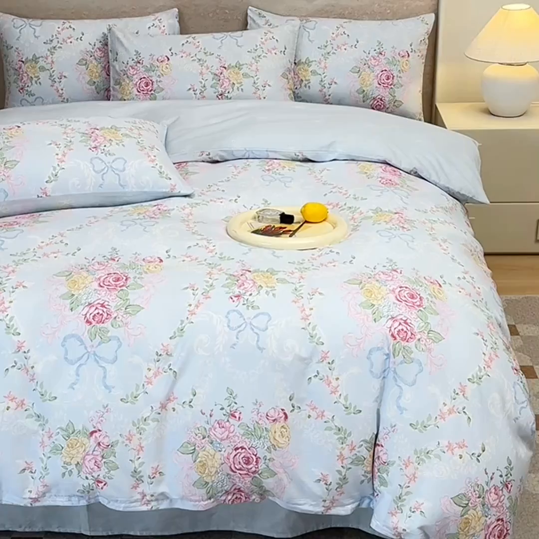 91家纺网 家纺一手货源 找家纺 宇彬家纺 2026直播新款13070全棉纯棉印花单双人被套喷气小清新简约热款学生被罩 米蓝韵花影