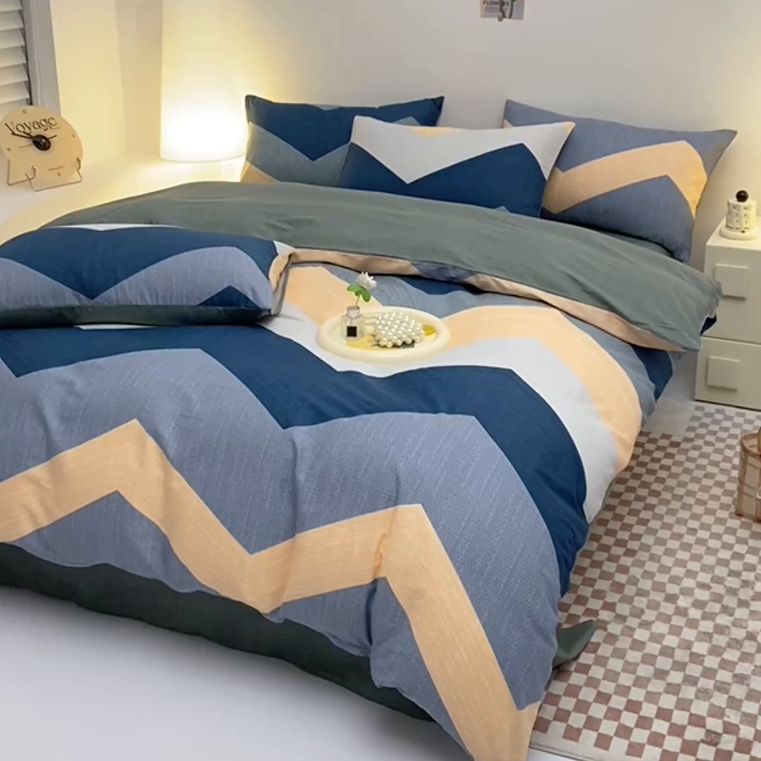 91家纺网 家纺一手货源 找家纺 宇彬家纺 2026直播新款13070全棉纯棉印花单双人被套喷气小清新简约热款学生被罩 生活旋律