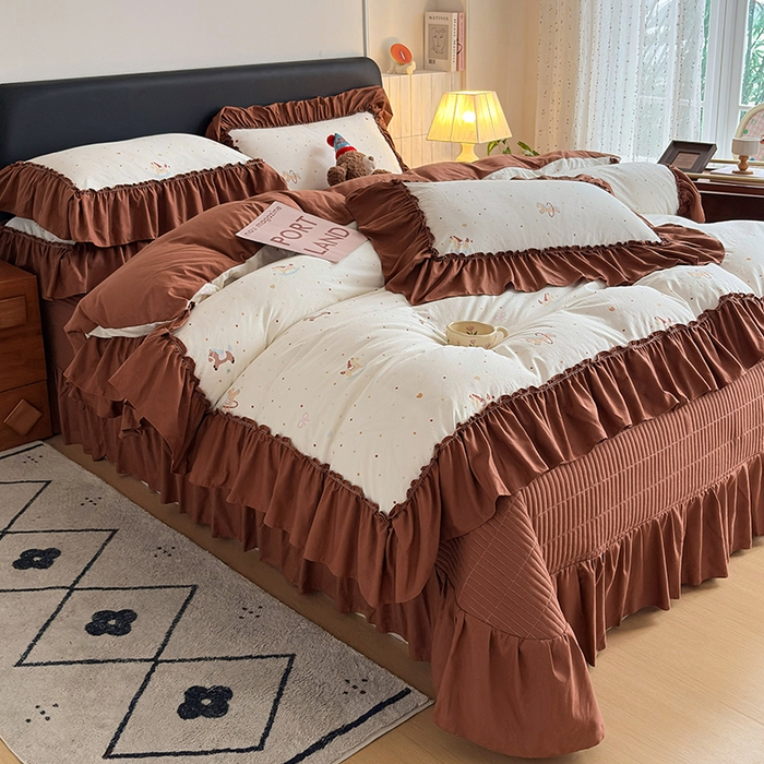 91家纺网 家纺一手货源 找家纺 锦格家纺 2026春夏新款古法水洗棉花边床盖款四件套 幸福加马