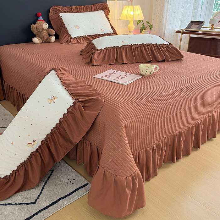 91家纺网 家纺一手货源 找家纺 锦格家纺 2026春夏新款古法水洗棉花边床盖款四件套 幸福加马