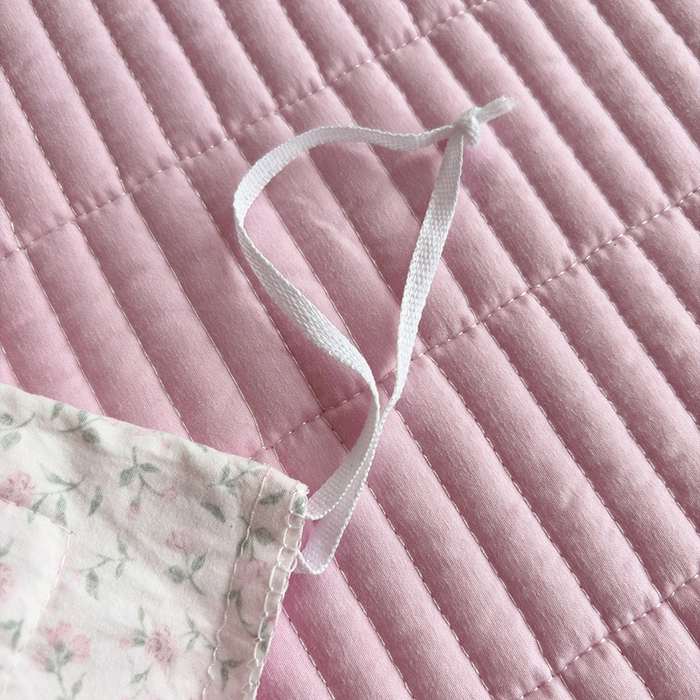 91家纺网 家纺一手货源 找家纺 锦格家纺 2026春夏新款古法水洗棉花边床盖款四件套 樱花落