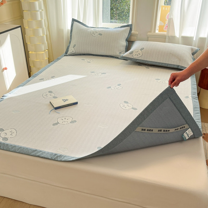 91家纺网 家纺一手货源 找家纺 雅居纺家纺 2026新款A类加厚三明治底提花小清新凉感席床单款凉席席子 晚安小狗