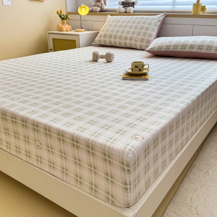 91家纺网 家纺一手货源 找家纺 爱多多家居 2026新款针织棉双层纱床笠 床笠三件套  床笠-格子熊