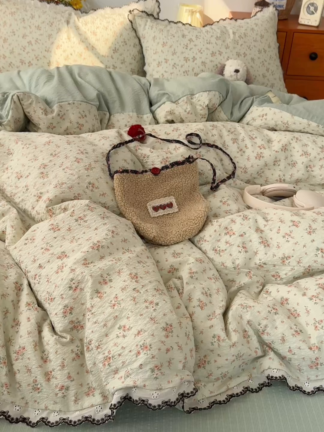 91家纺网 家纺一手货源 找家纺 顾里家纺 2026新款法式复古花边三层纱四件套（会员-2元） 岛屿春山