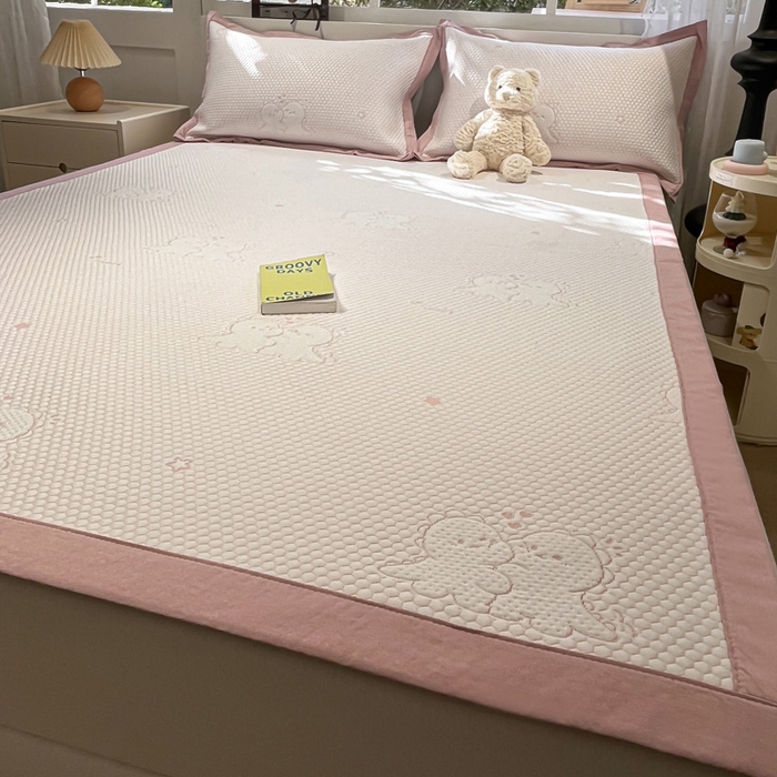 91家纺网 家纺一手货源 找家纺 雅居纺家纺 2026新款A类加厚三明治底提花小清新凉感席床单款凉席席子 小恐龙-粉