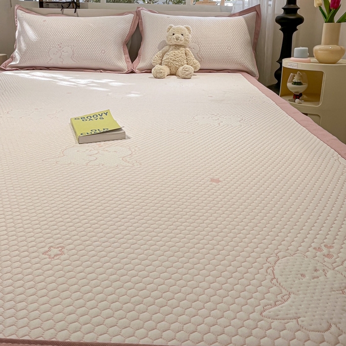 91家纺网 家纺一手货源 找家纺 雅居纺家纺 2026新款A类加厚三明治底提花小清新凉感席床单款凉席席子 小恐龙-粉