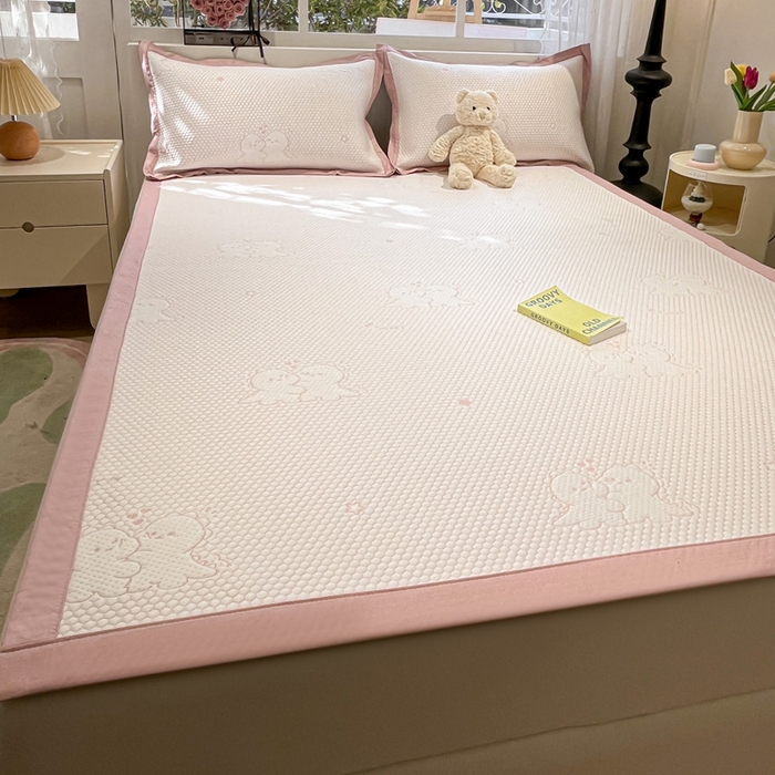 91家纺网 家纺一手货源 找家纺 雅居纺家纺 2026新款A类加厚三明治底提花小清新凉感席床单款凉席席子 小恐龙-粉