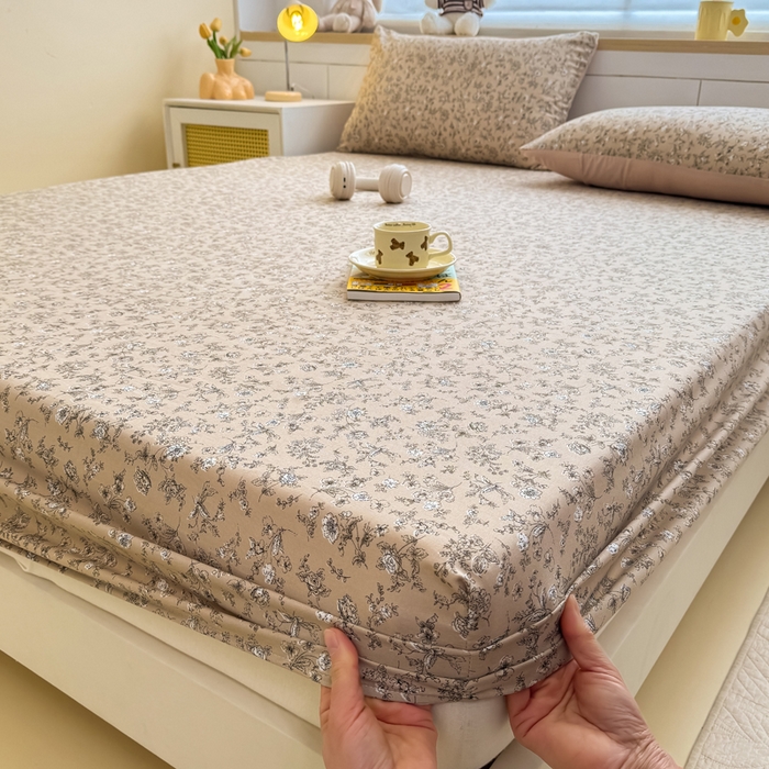 91家纺网 家纺一手货源 找家纺 爱多多家居 2026新款针织棉双层纱床笠 床笠三件套  床笠-花丛咖