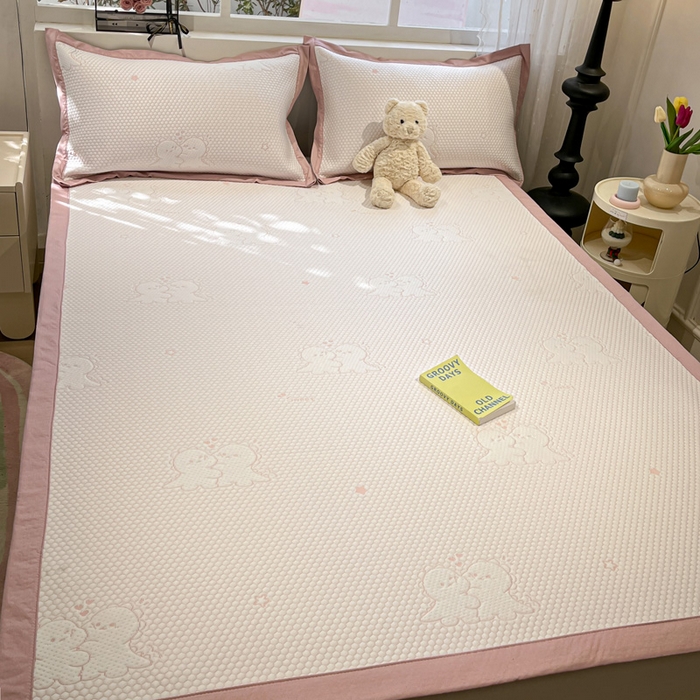 91家纺网 家纺一手货源 找家纺 雅居纺家纺 2026新款A类加厚三明治底提花小清新凉感席床单款凉席席子 小恐龙-粉