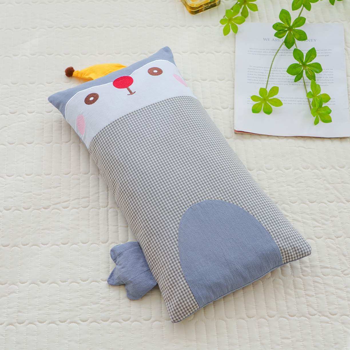 蔻眠 全棉贴布绣卡通荞麦枕头儿童学生护颈椎枕芯 蓝色-企鹅