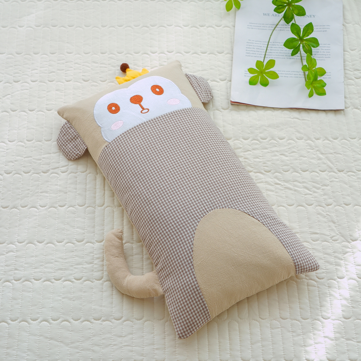 蔻眠 全棉贴布绣卡通荞麦枕头儿童学生护颈椎枕芯 咖色-小皮猴