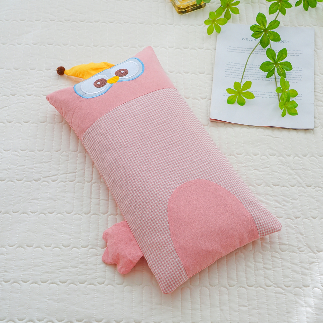 91家纺网 家纺一手货源 找家纺 （总）蔻眠 全棉贴布绣卡通荞麦枕头儿童学生护颈椎枕芯