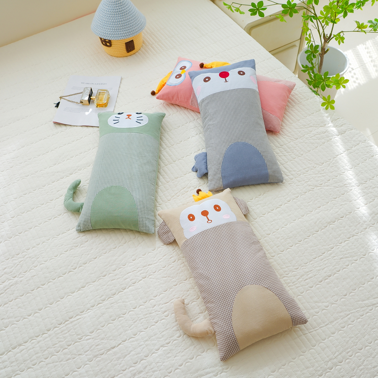 91家纺网 家纺一手货源 找家纺 （总）蔻眠 全棉贴布绣卡通荞麦枕头儿童学生护颈椎枕芯