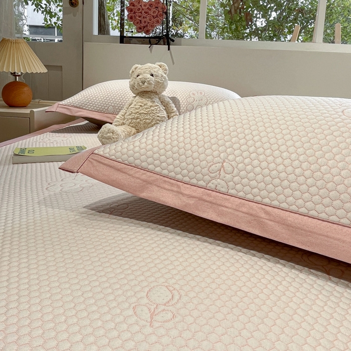 91家纺网 家纺一手货源 找家纺 雅居纺家纺 2026新款A类加厚三明治底提花小清新凉感席床单款凉席席子 小兔郁金香-粉