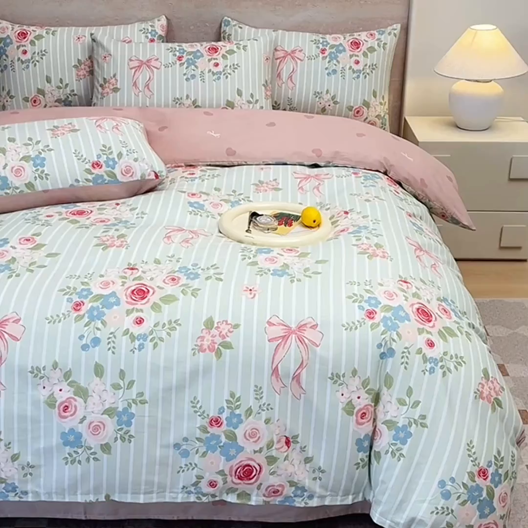 91家纺网 家纺一手货源 找家纺 宇彬家纺 2026直播新款13070全棉纯棉印花单双人被套喷气小清新简约热款学生被罩 清婉花语